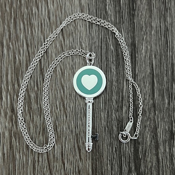 Blue enamel heart key necklace - Picture 2 of 10